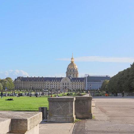 Eiffel Tower Royal Apartment Paris Bagian luar foto