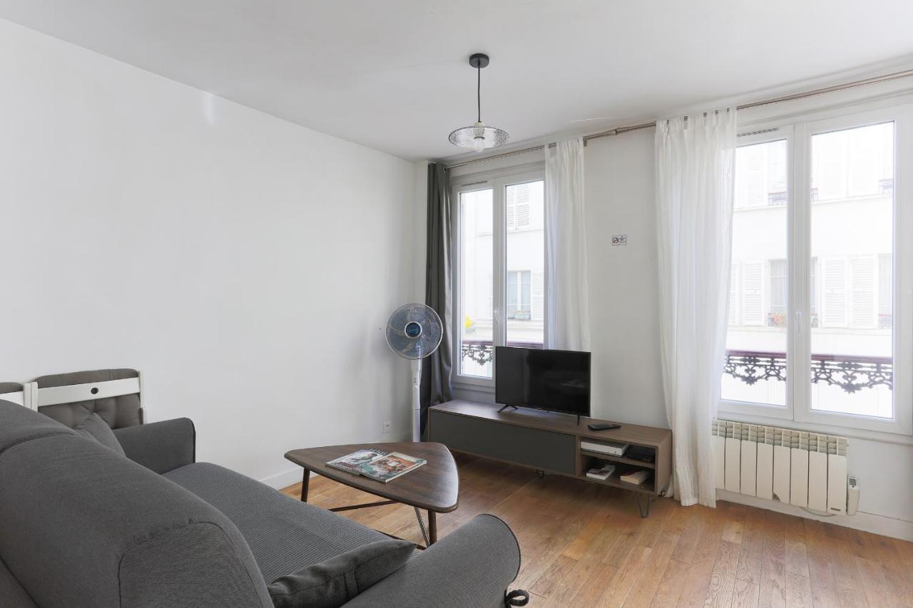 Eiffel Tower Royal Apartment Paris Bagian luar foto